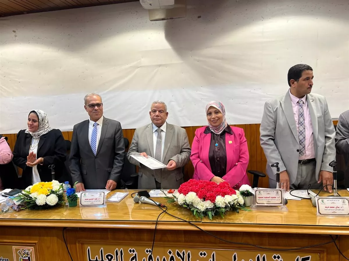 جامعة القاهرة تحتفي بخريجي الدراسات الإفريقية العليا من طلاب الماجستير والدكتوراه