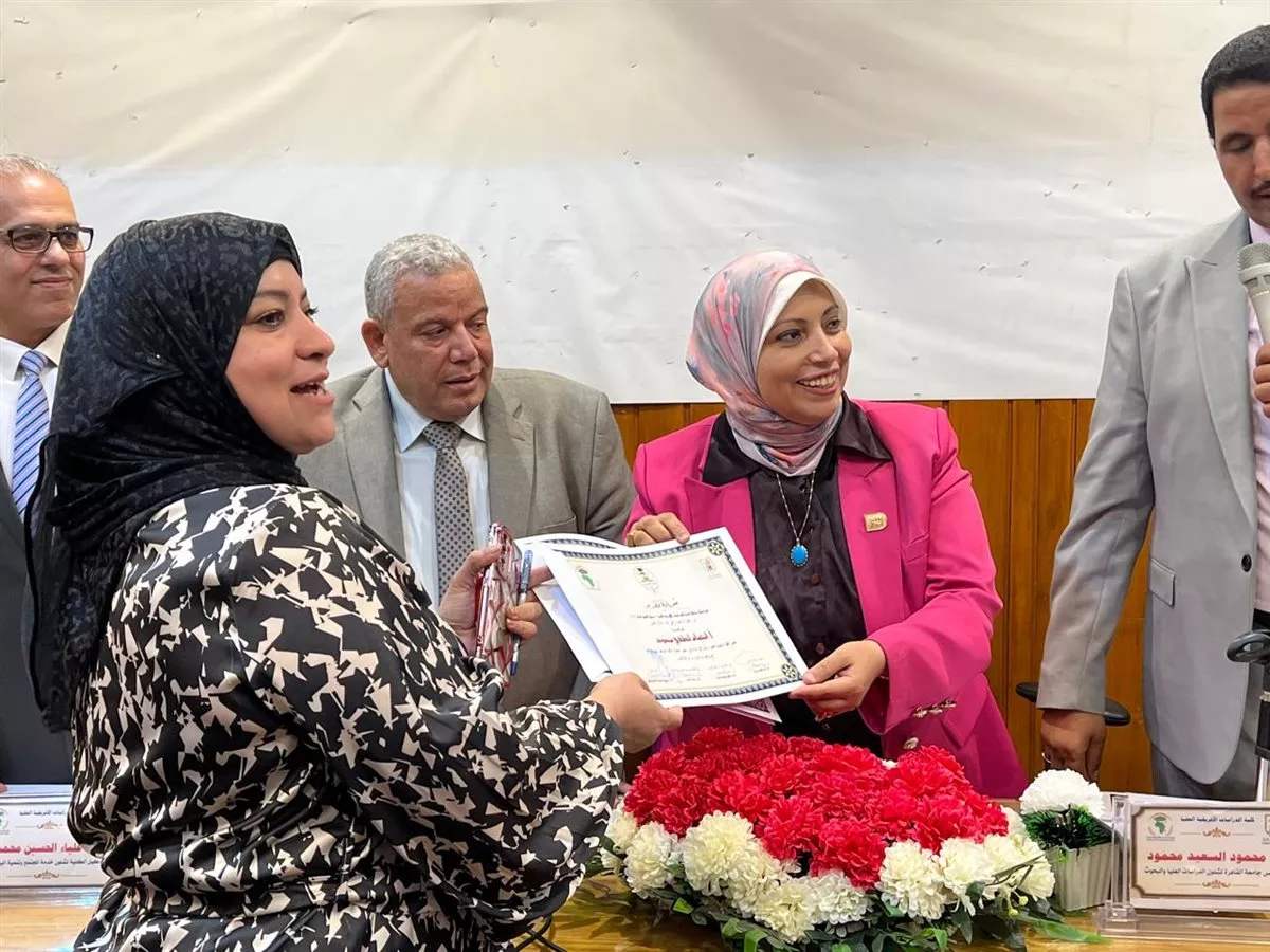 جامعة القاهرة تحتفي بخريجي الدراسات الإفريقية العليا من طلاب الماجستير والدكتوراه