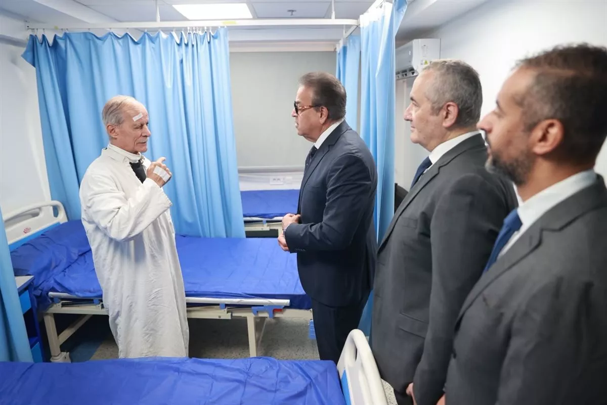 وزير الصحة يتفقد الأقسام المطورة بمعهد الرمد التذكاري ومستشفى الجلاء التعليمي (صور)